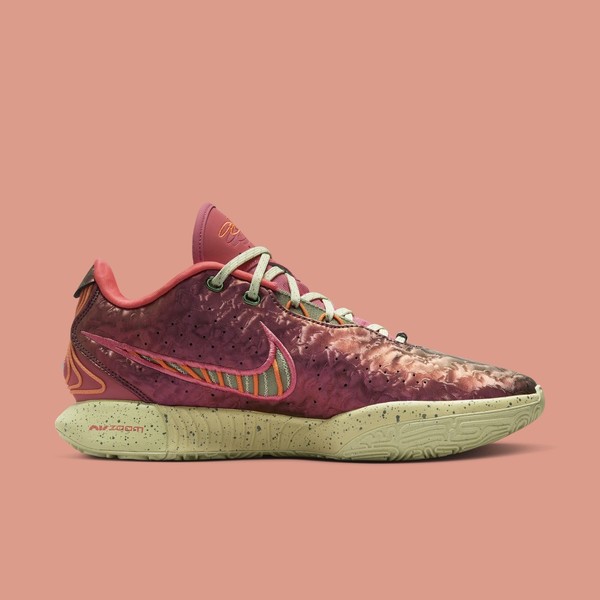 Nike LeBron 21 